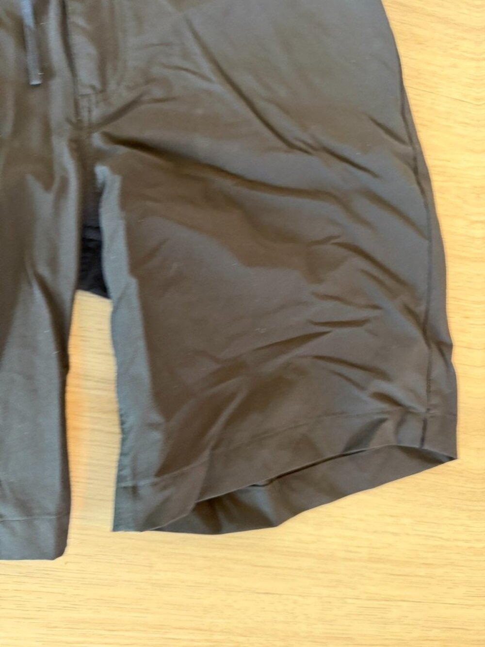 PATAGONIA WOMENS BLACK NYLON BERMUDA SHORTS SZ 8 - Picture 3 of 6